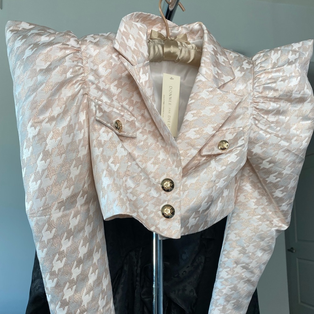 Cropped vintage blazer